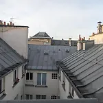 Appartement 3 Chambres Proche Du Marais Sous Les Toits
